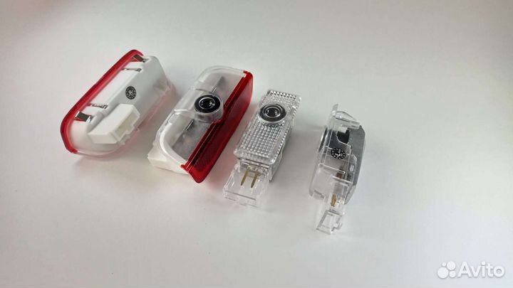 4 плафона подсветки с проекцией логотипа