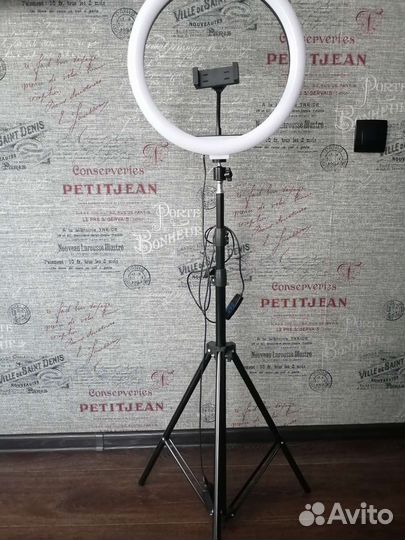 Кольцевая лампа со штативом