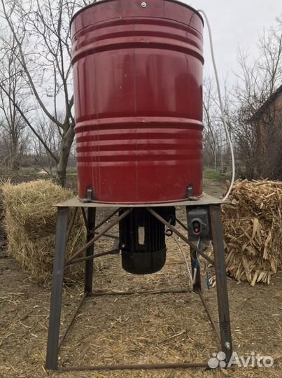 Измельчитель (дробилка) сена, соломы, кукурузы