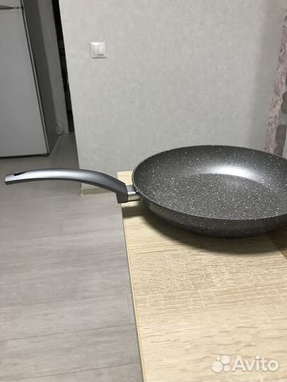 Сковорода для всех плит Inhouse d28