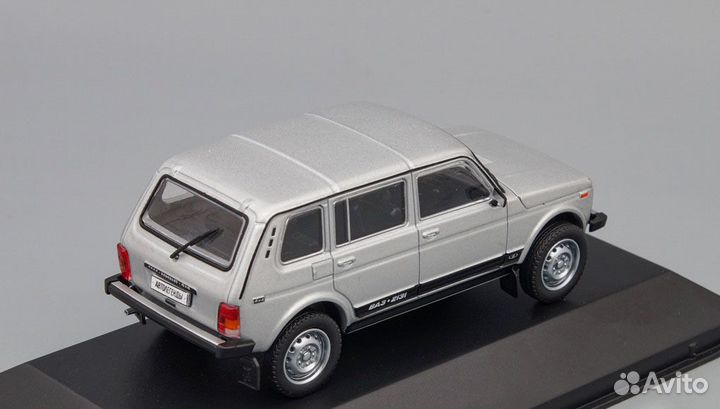 Ваз 2131 Нива LADA 4x4 Автолегенды Новая 1:43