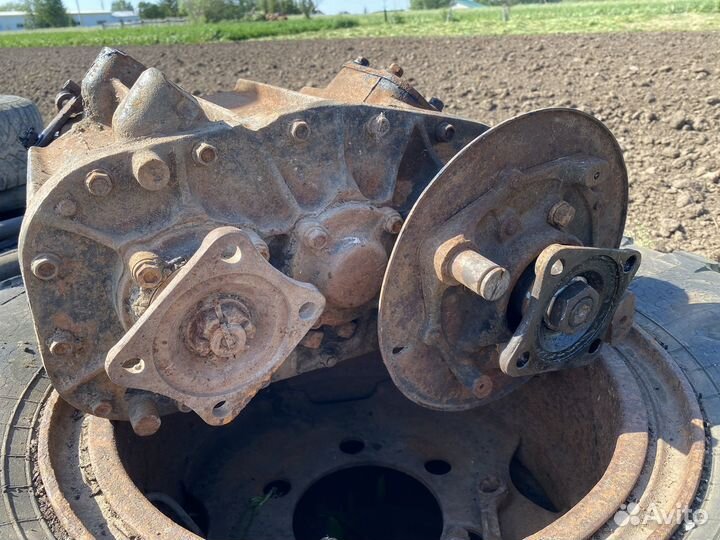 Коробка,раздатка, колеса,карданные валы от ЗИЛ 157