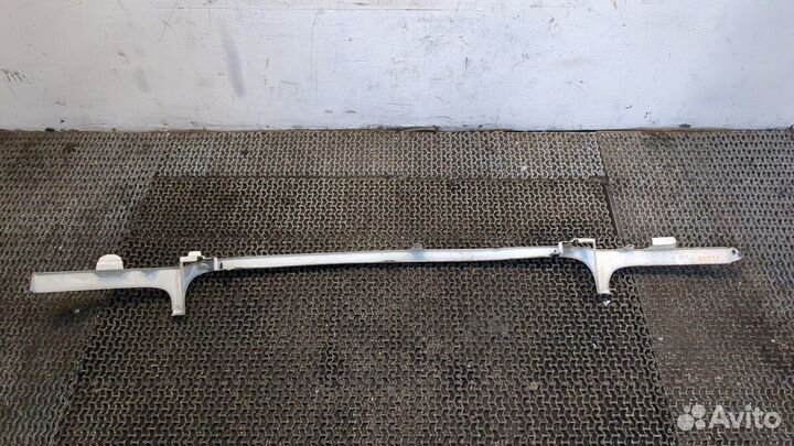 Ресничка под фару Toyota Sequoia, 2003