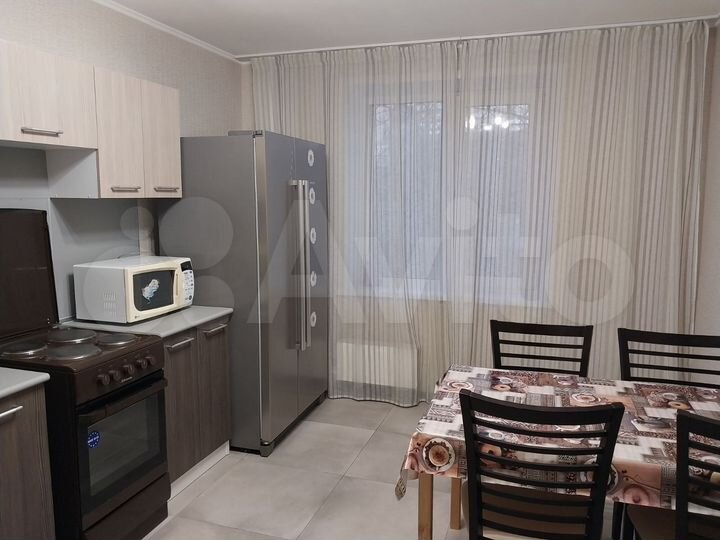 2-к. квартира, 70 м², 1/10 эт.