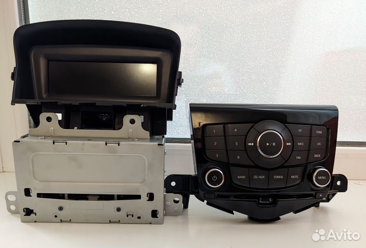Штатная автомагнитола на chevrolet cruze