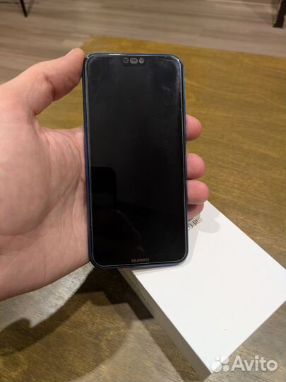 HUAWEI P20 Lite, 4/64 ГБ