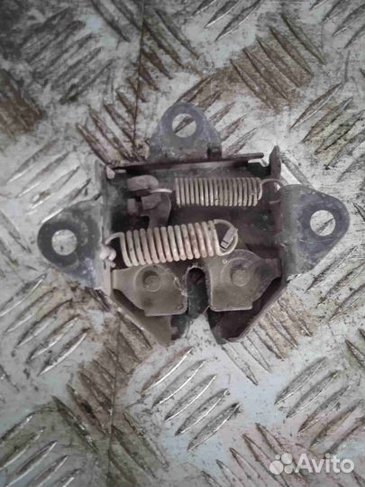 Замок капота Мазда Милления TA5P