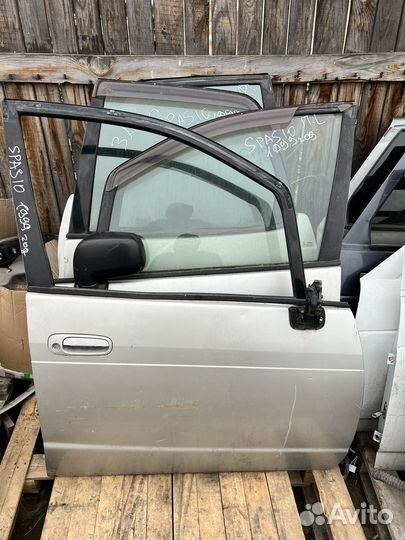 Дверь toyota corolla spacio