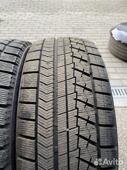 Bridgestone Blizzak VRX 245/45 R19 98S