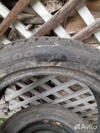 Goodyear UltraGrip Performance 215/50 R17