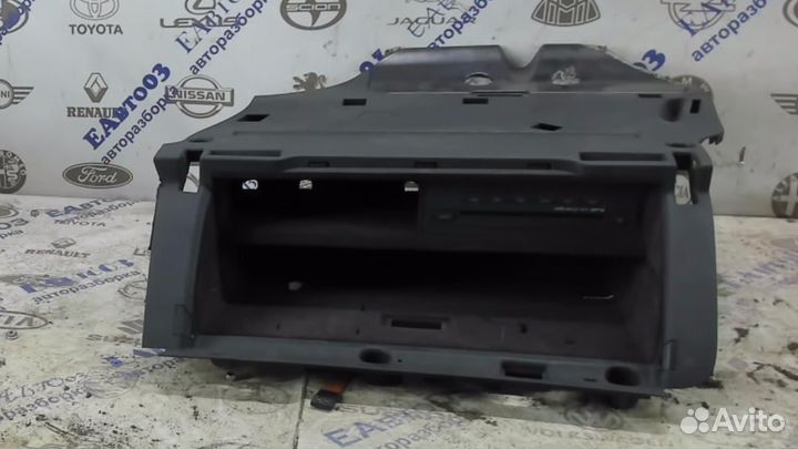 Вещевой ящик Audi A6 C6,4F 2004-2011
