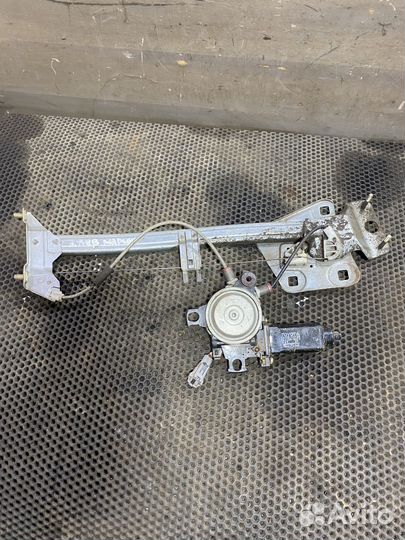 Стеклоподъёмник задний левый Toyota Marino AE 101