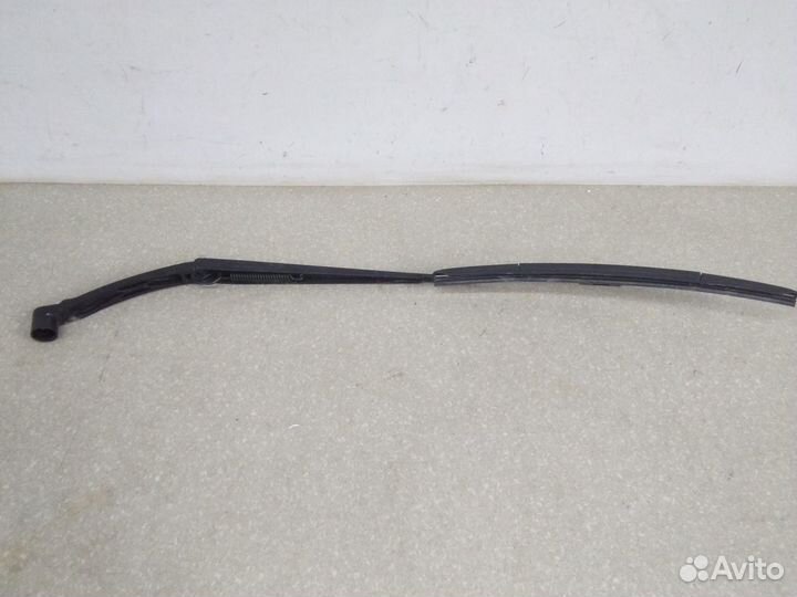 Поводок стеклоочистителя передний правый Nissan Qa