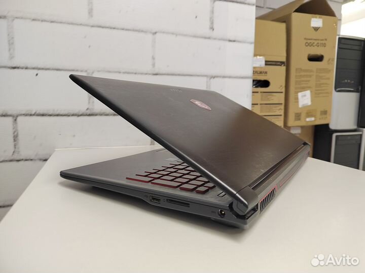MSI/Core i7 7700HQ/240SSD+1Tb HDD/16Gb/GTX1060