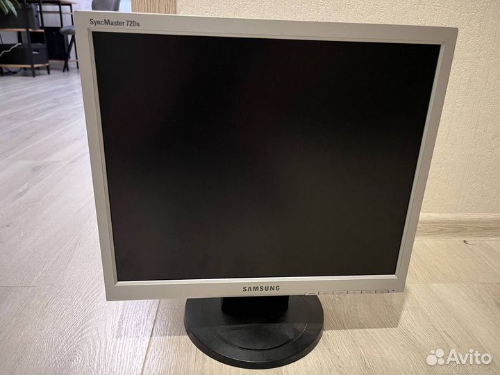 Монитор Samsung syncmaster 720N
