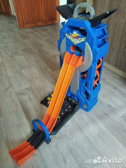 Hot wheels Трек гараж
