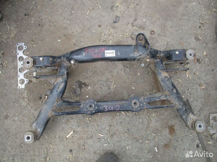 Подрамник задний Volkswagen Tiguan