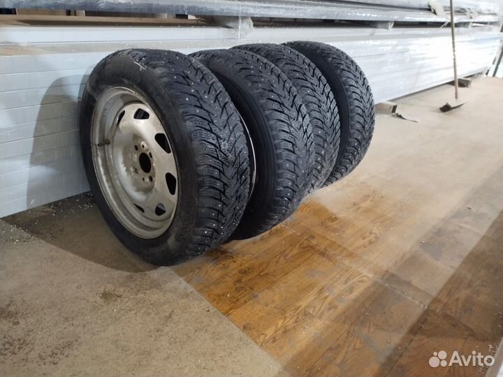 Nokian Tyres Hakkapeliitta 8 185/60 R15