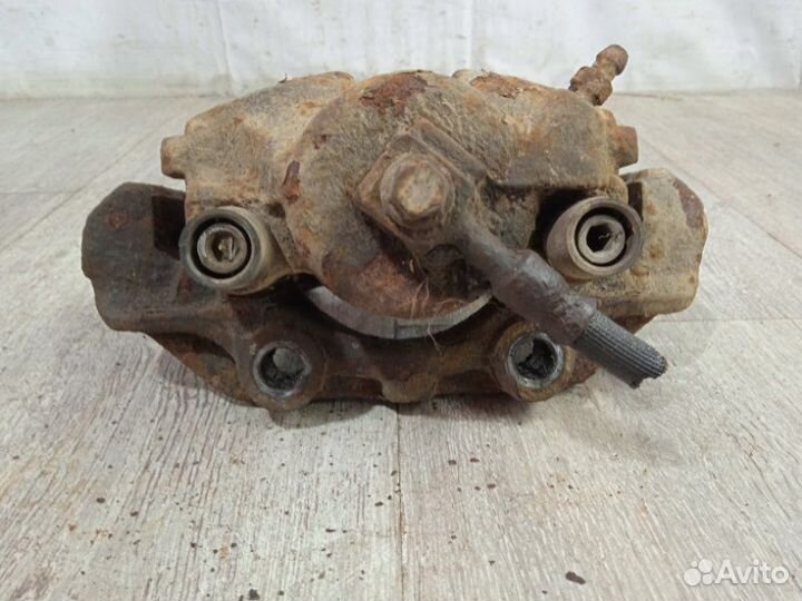 Суппорт передний правый Opel Vectra B Z16XER 2000