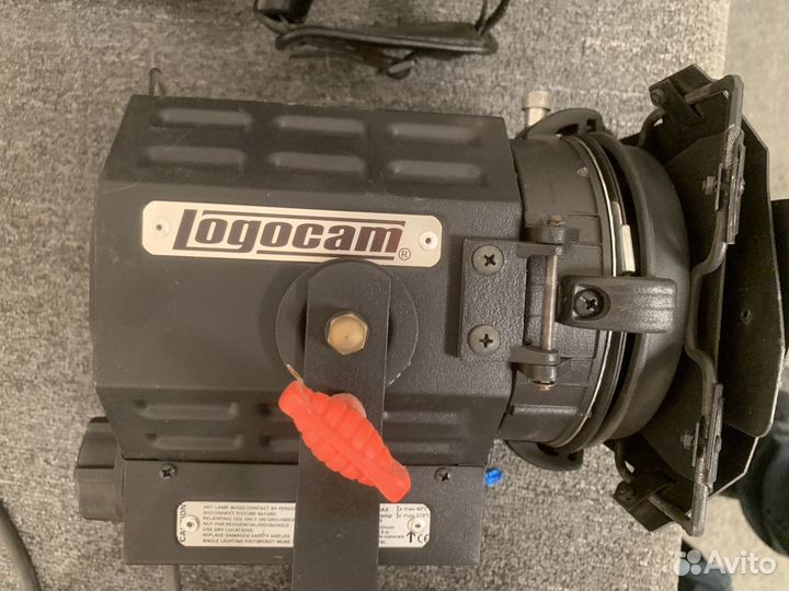 Комплект студийного света Logocam 650 fresnel
