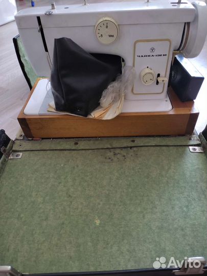 Швейная машина Чайка 142м