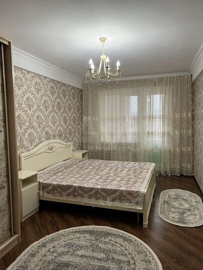 2-к. квартира, 76 м², 10/10 эт.