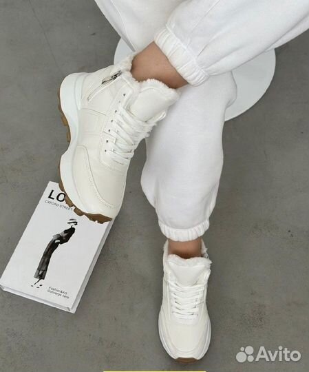 Кроссовки зимние