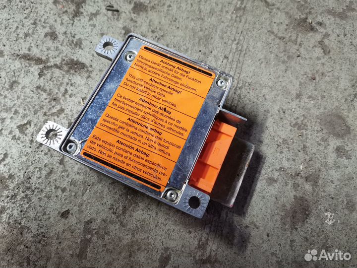 Блок управления подушками безопасности на BMW E36