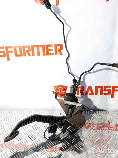 Педаль сцепления Ford Focus 2