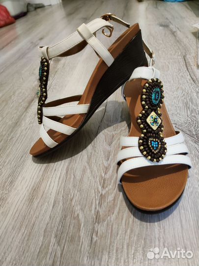 Сандалии женские 39 размер