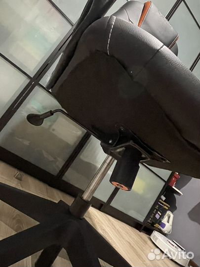 Компьютерное кресло