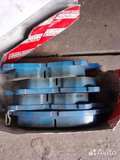 Передние тормозные колодки Тойота 04465-12593