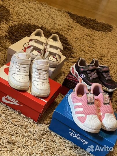 Кроссовки для девочки