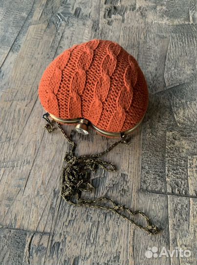 Клатч вязаный сердце женский