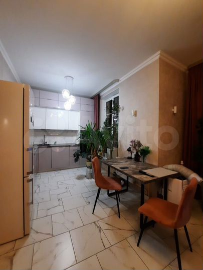 3-к. квартира, 70 м², 3/3 эт.