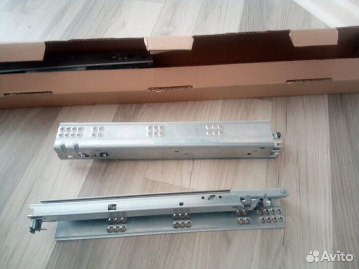 Фурнитура, направляющие мебельного ящика