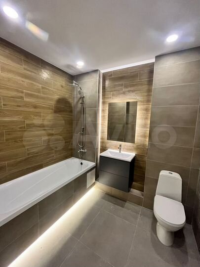 2-к. квартира, 66 м², 1/13 эт.