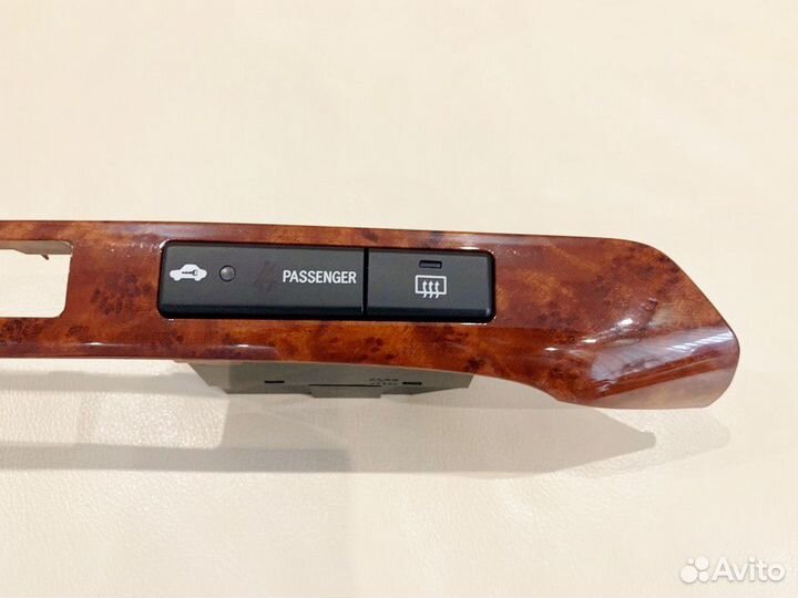 Продам декоративную вставку ToyotaAvensis