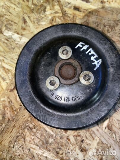 Насос водяной Помпа Skoda Fabia 2 07-14