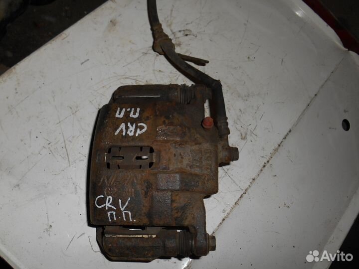 Передний правый суппорт Honda CR-V Хонда цр-В