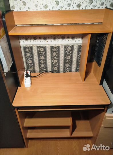 Компьютерный стол