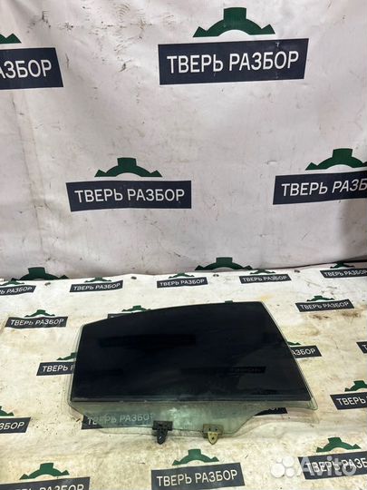 Стекло заднее правое Nissan Primera P12 1.8