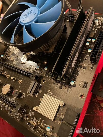 AMD ryzen 3 2200g + материнка + 8 gb озу