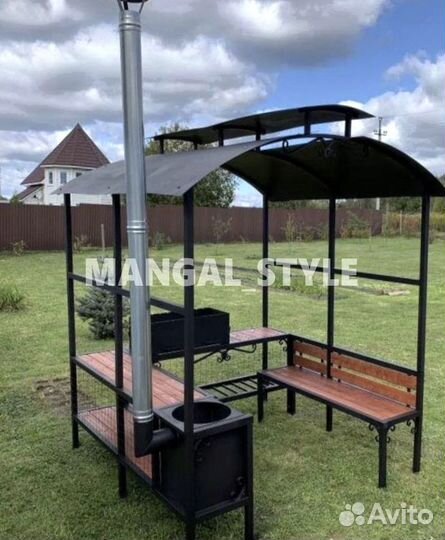 Мангал с крышей