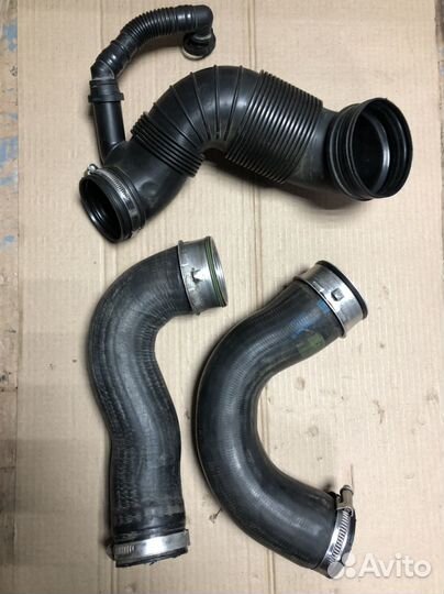 Патрубок интеркулера Фольксваген Пассат В6