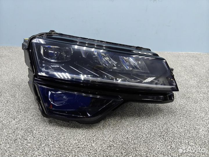 Фара правая skoda karoq 2017-2023