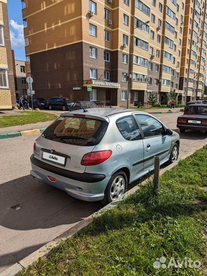 Peugeot 206, 2001