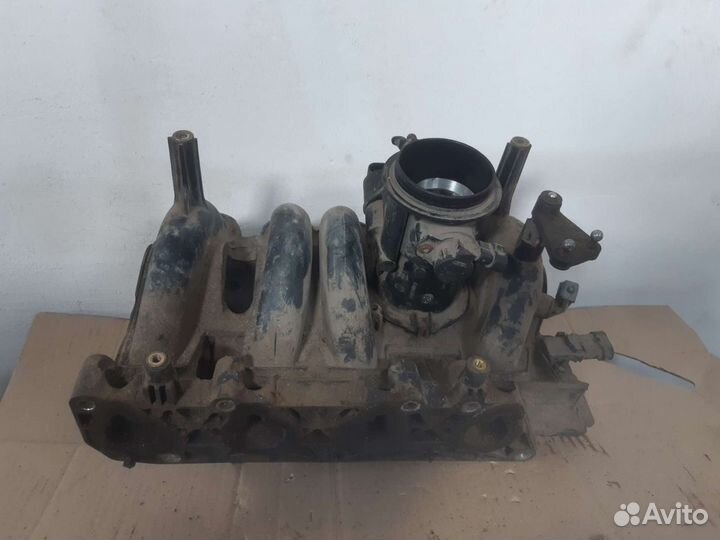 Впускной коллектор Renault logan /Symbol Clio