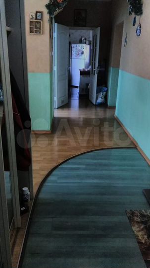 3-к. квартира, 100 м², 2/4 эт.