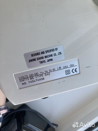 Швейная машина Janome